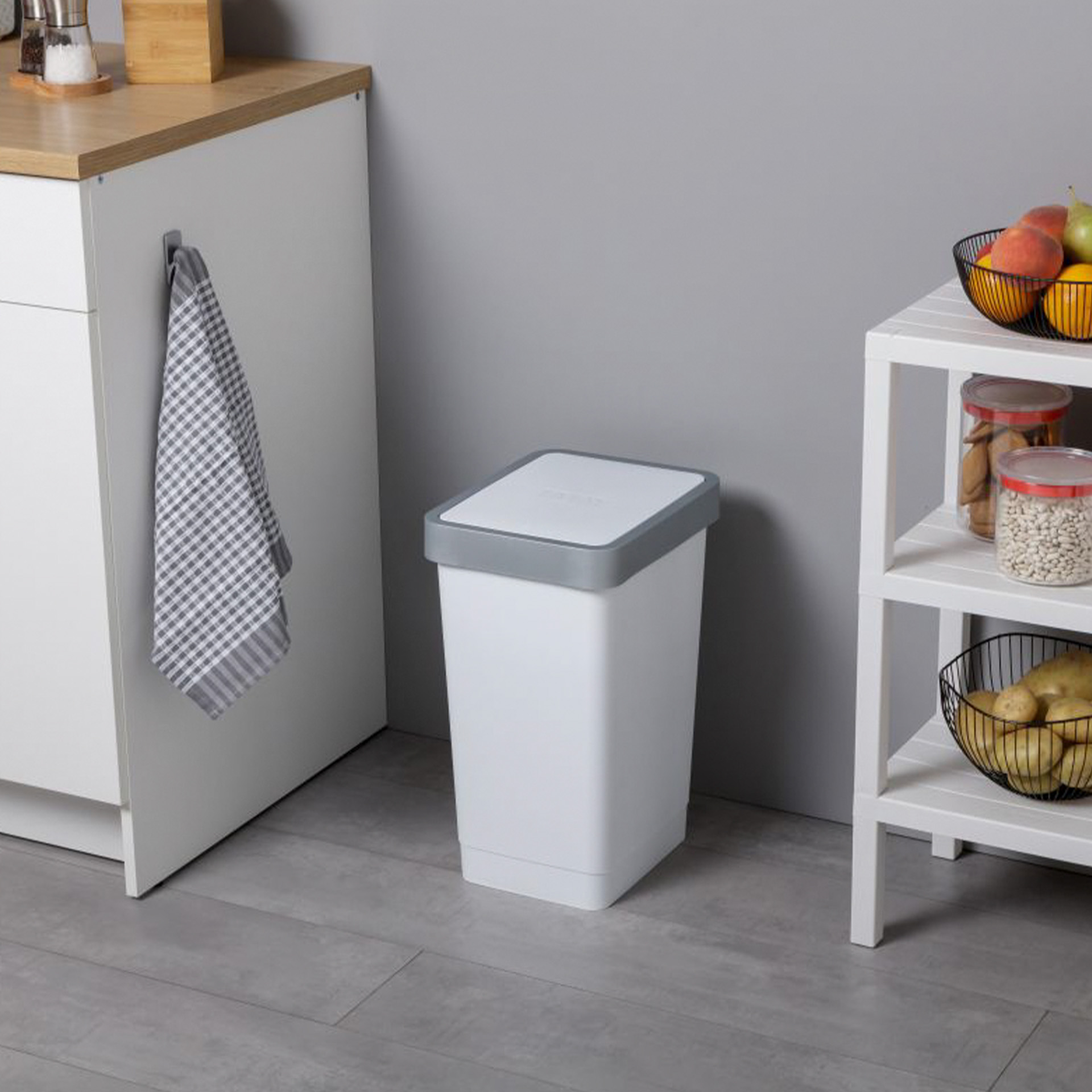 Balde Lixo com Tampa Basculante Smart Branco 25L