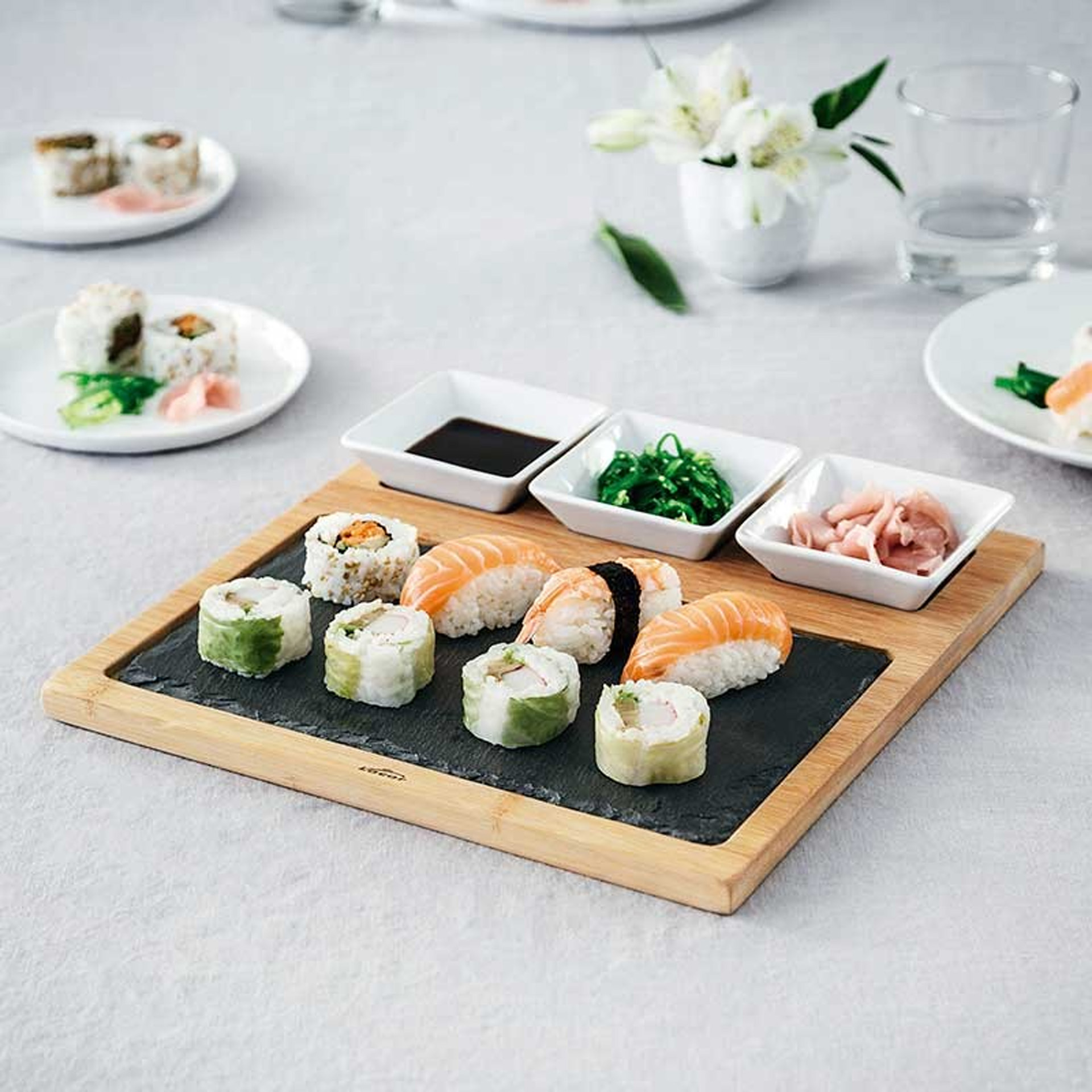 Tábua Ardósia / Bambu com 3 Taças Porcelana 56ml 28X28X1.5cm