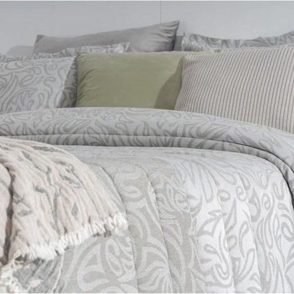 Comforter Kiara + 2 Almofadas Linho 250X270cm Comforter Kiara + 2 Almofadas Linho 250X270cm