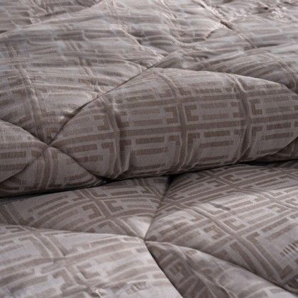 Comforter Luke + 2 Almofadas Castanho 250X270cm Comforter Luke + 2 Almofadas Castanho 250X270cm