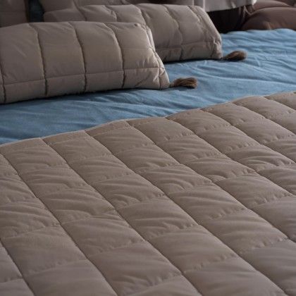 Cobre Pés Aladino + 2 Almofadas Linho 200X100cm Cobre Pés Aladino + 2 Almofadas Linho 200X100cm