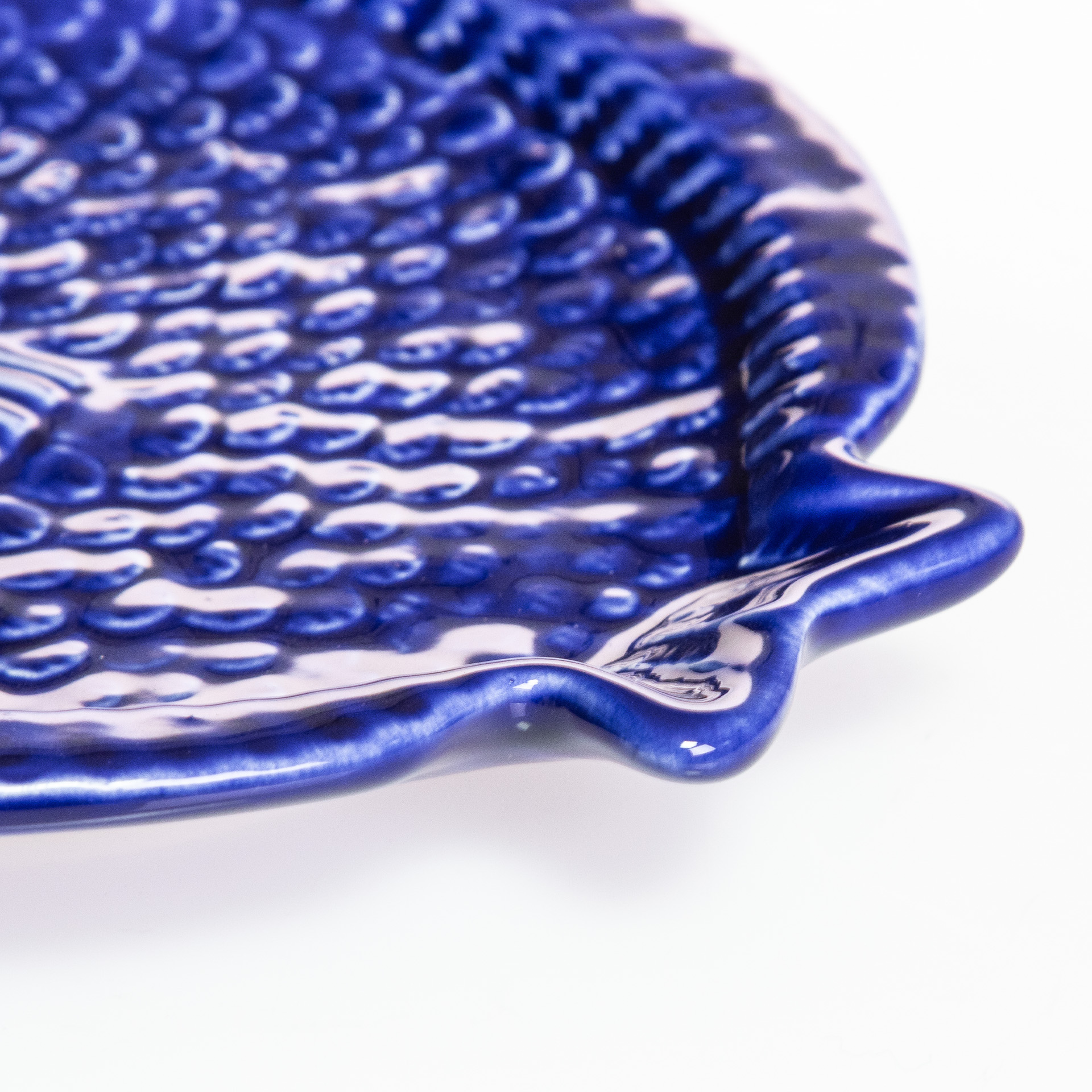 Prato Raso Peixe Cerâmica Azul Escuro 25cm
