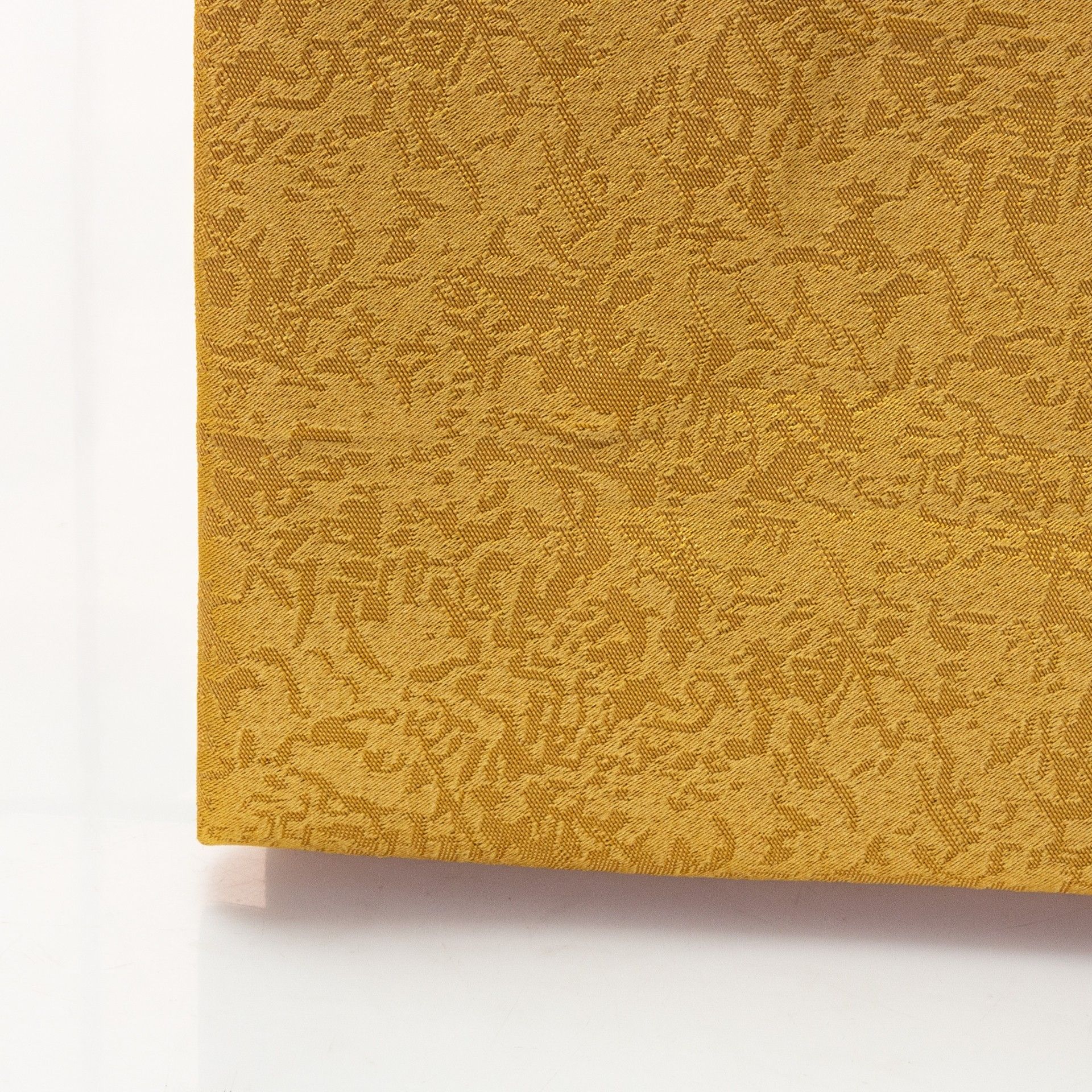 Toalha Mesa Amarelo 180cm